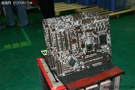 兩大亮點(diǎn)三大特點(diǎn) 訪磐正超磐手工廠 計算機(jī)軟硬件的匠心融合